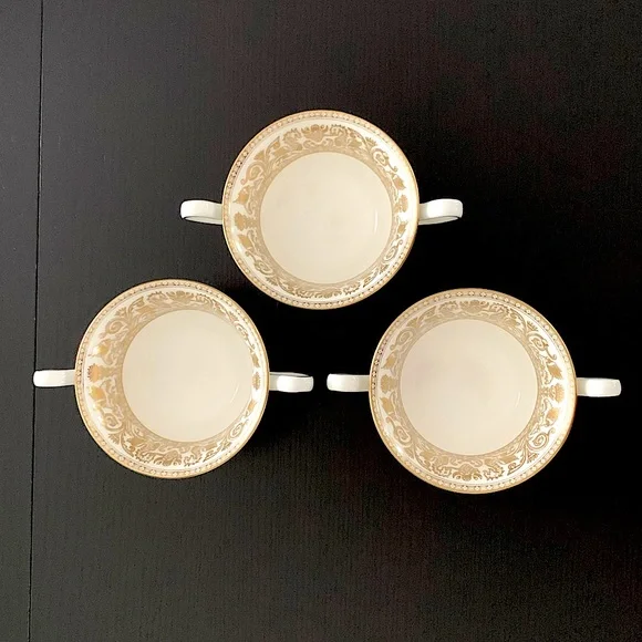 WEDGWOOD England Bone China GOLD FLORENTINE W4219 Cream Soup And Saucer set of 3 - Picture 2 of 16